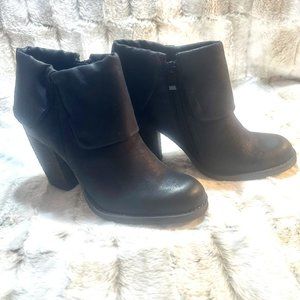 Luichiny Hobo Fold Over Boot Black Distressed Look Block Heels